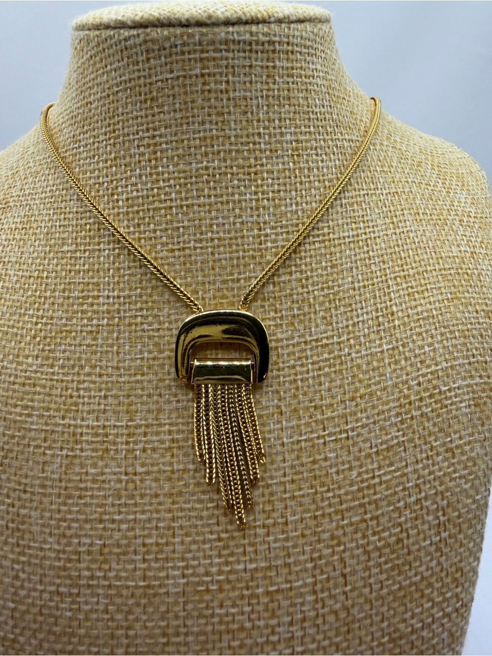 Vintage TRIFARI Gold Tone FRINGE Swinger Pendant/Necklace 15” Drop